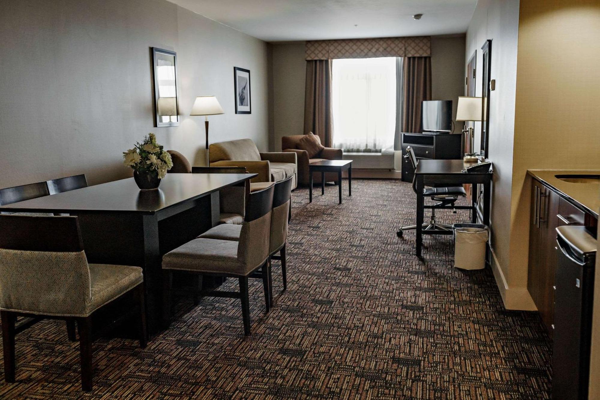 Radisson Hotel Edmonton Airport Leduc Exterior photo