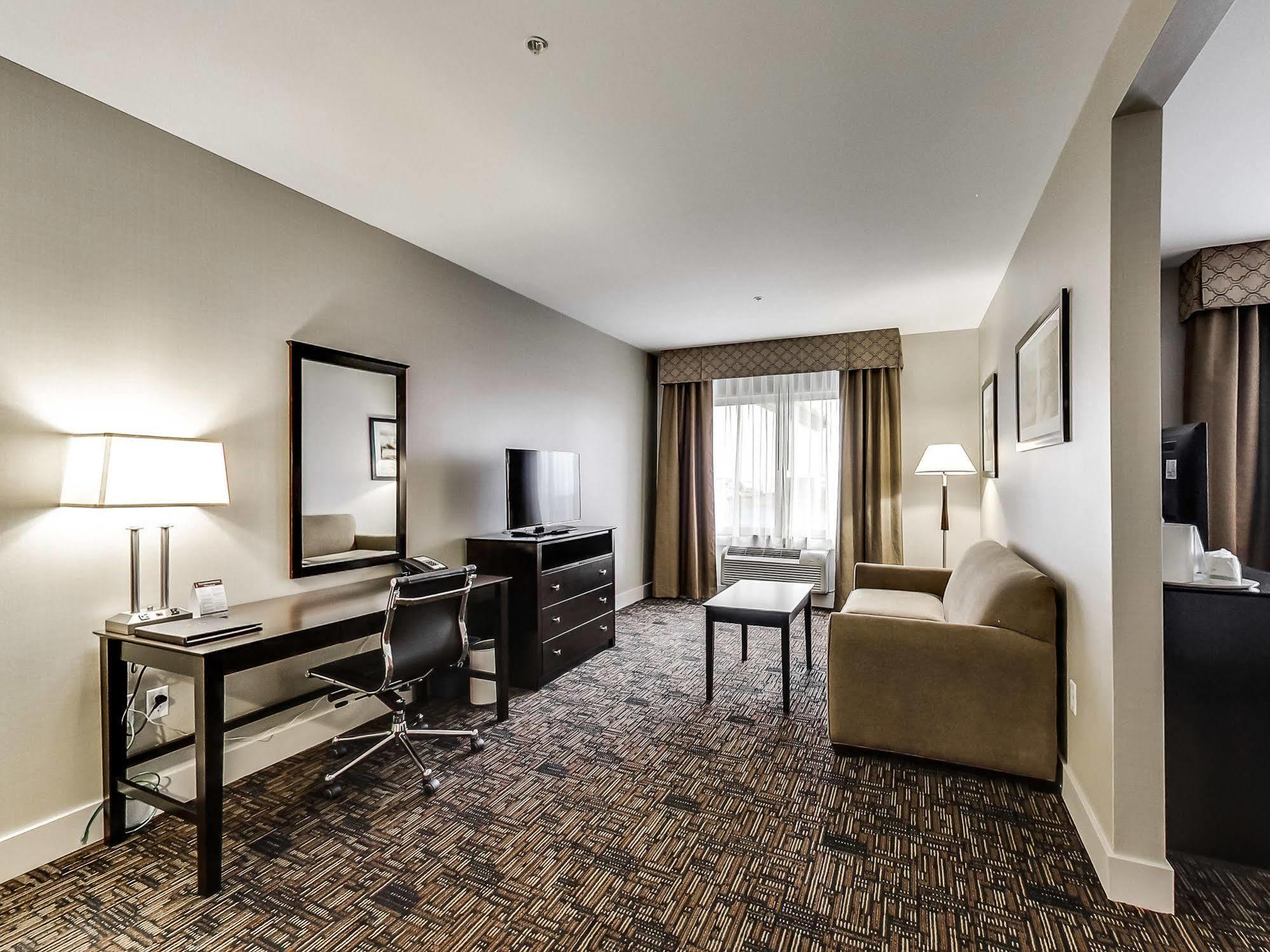 Radisson Hotel Edmonton Airport Leduc Exterior photo